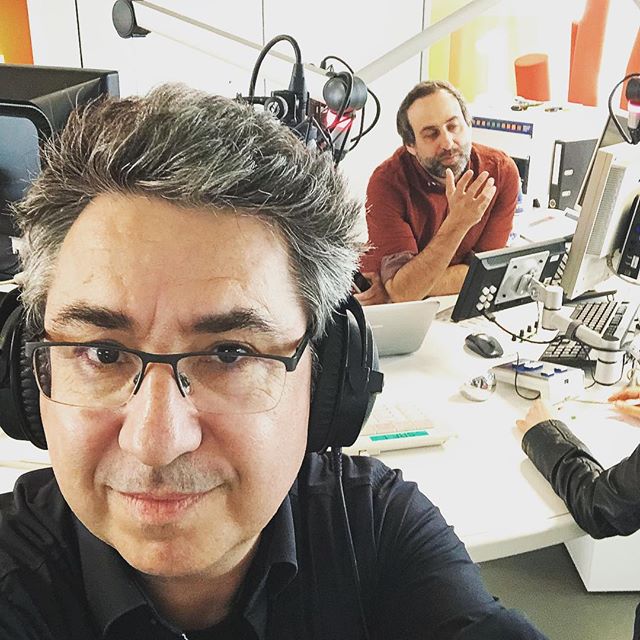 Letzte Vorbereitungen f&uuml;r den Medientalk mit Salvador Atasoy im Radio Studio Z&uuml;rich von @srfnews . Mirjam Teitler und ich schenkten und nichts, soviel sei schon vorweggenommen 😻 #fairesURG #medien #schweiz #urheberrecht #urheberrechtsrefor