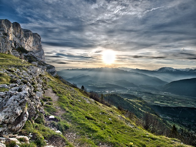 4588407-9629785-thumbnail.jpg