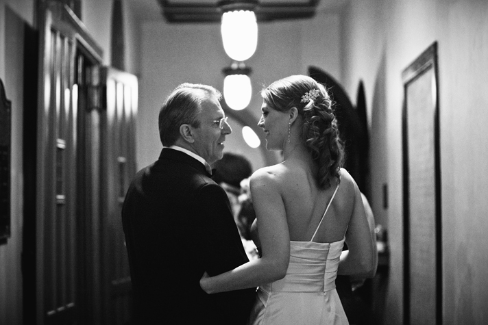 Wedding at Mt. Vernon United Methodist Church in Baltimore, Maria Vicencio Photography