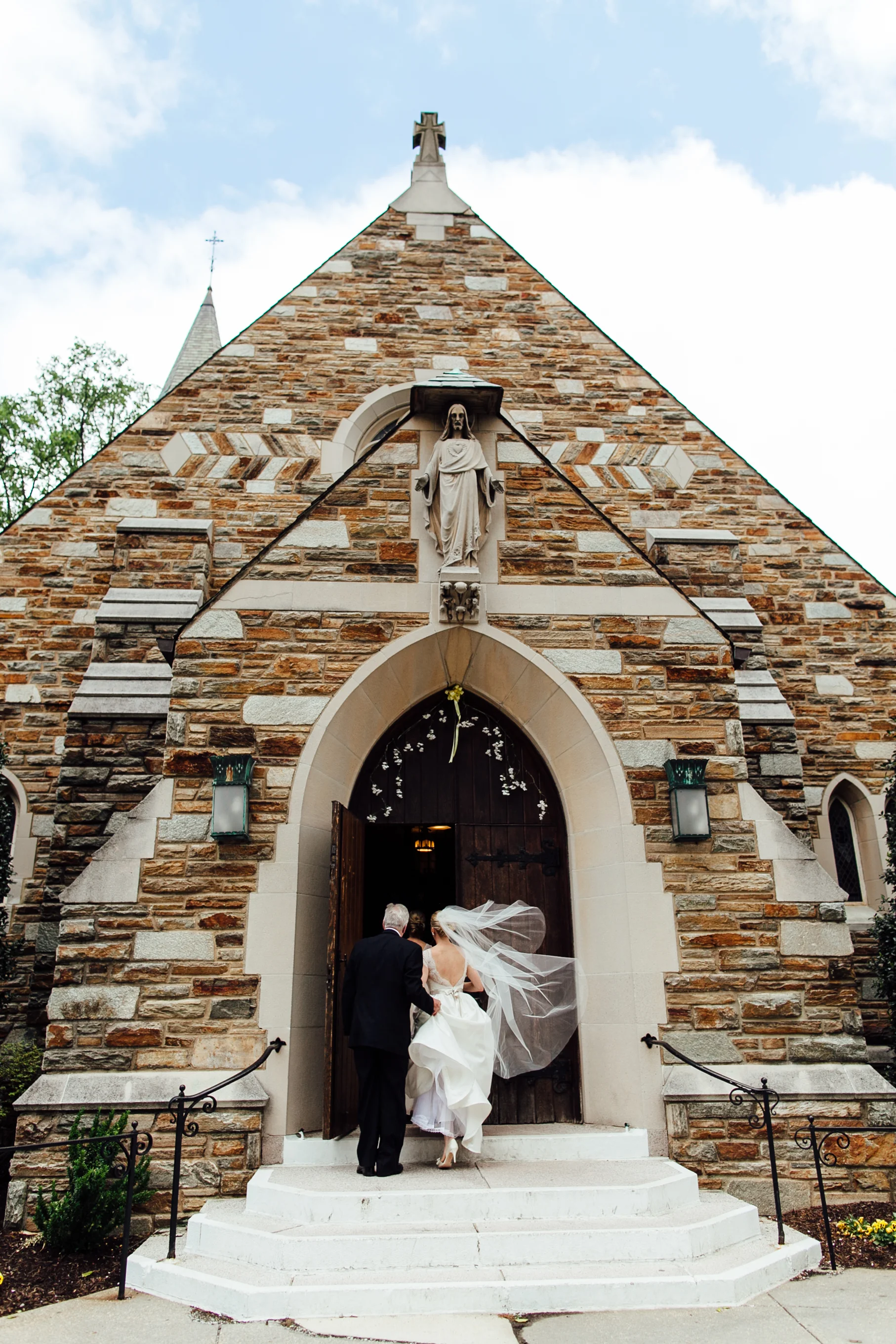 Bride and her father walking into ceremony at Blessed Sacrament in DC - Maria Vicencio Photography Weddings