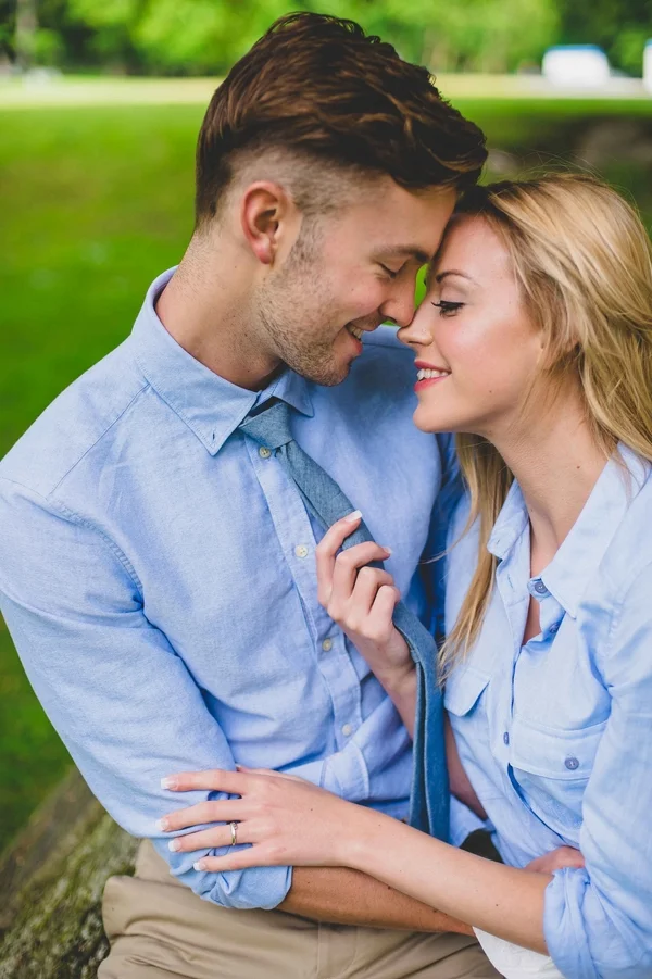 Engagement-poses-3.jpg