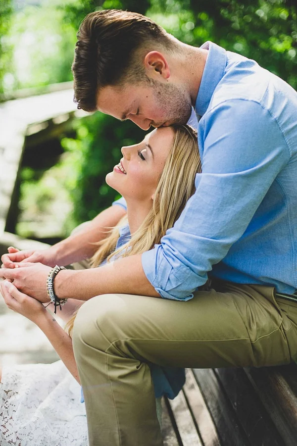 Engagement-poses-8.jpg