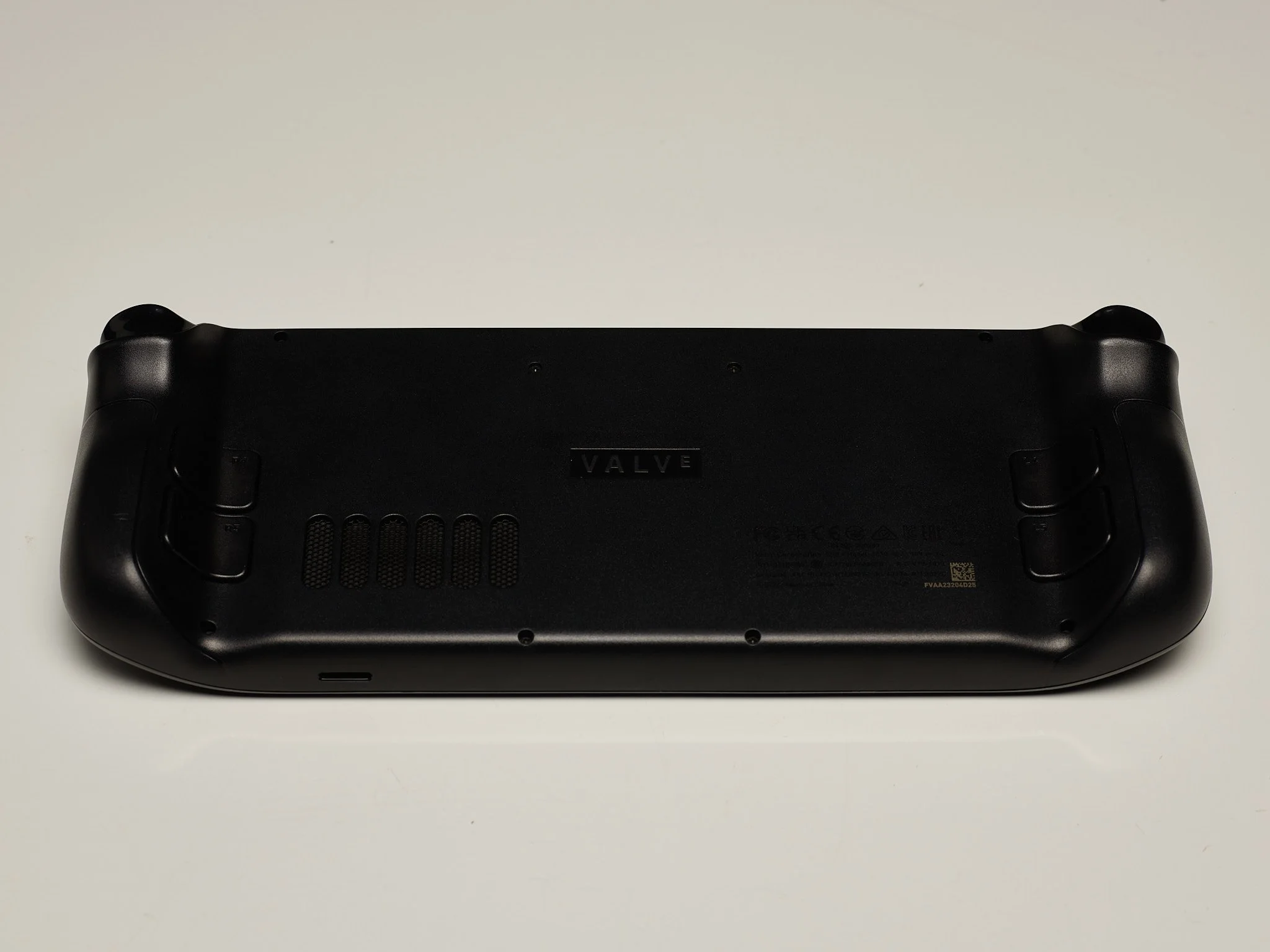 20241203_SteamDeck_LCD_512GB_0005_Web 1.jpg
