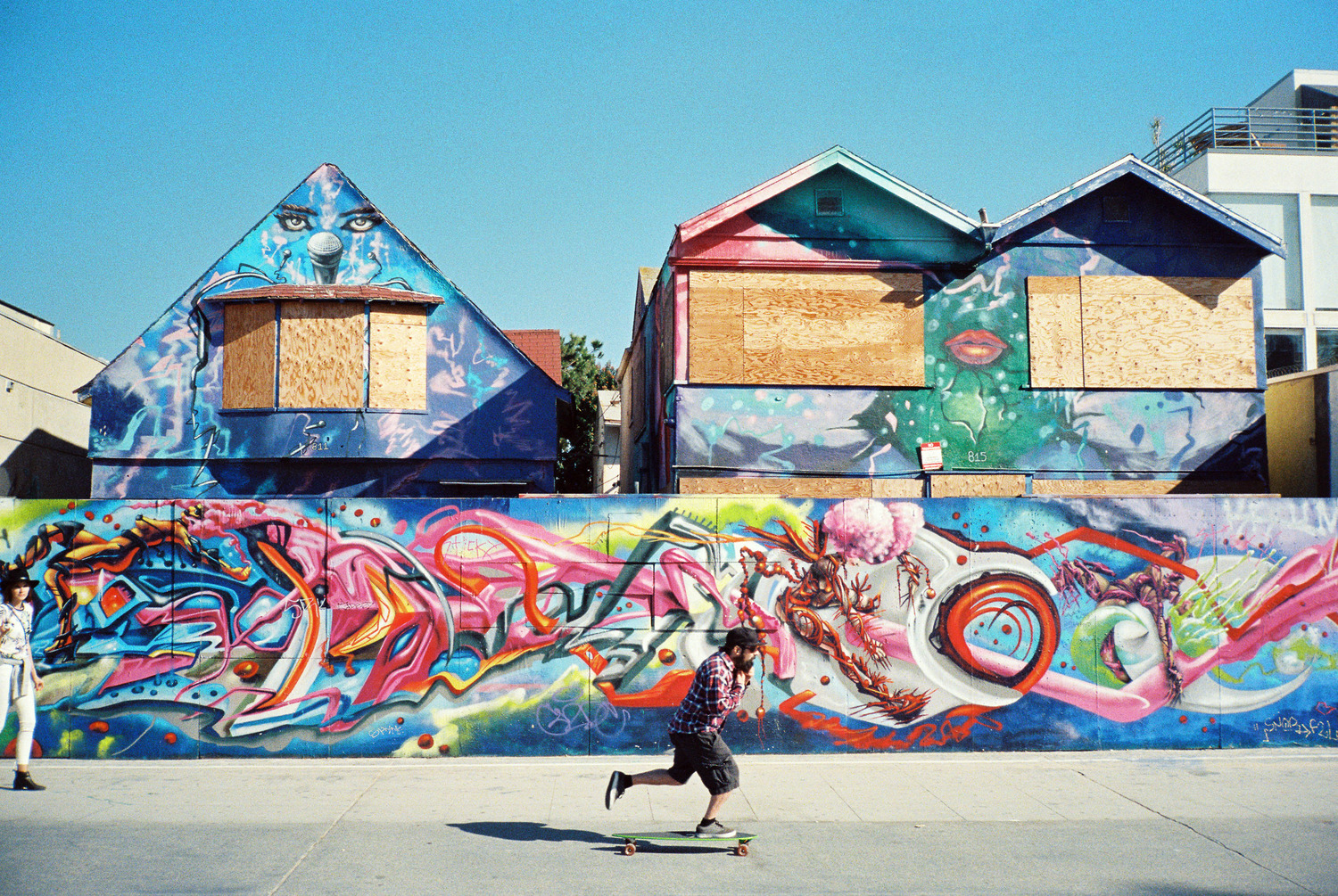 Venice-beach-colorful-stalman.jpeg