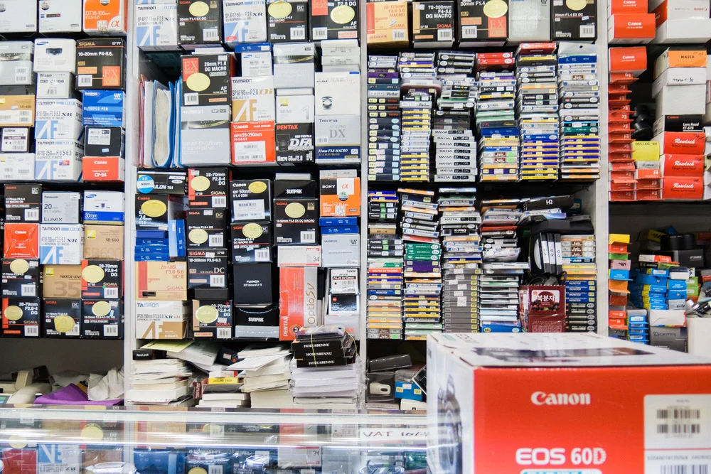 2968b-inside-camera-stores-asia-stalman-35.jpg