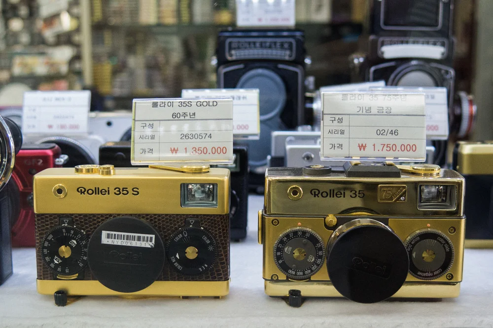 ae28a-inside-camera-stores-asia-stalman-40.jpg