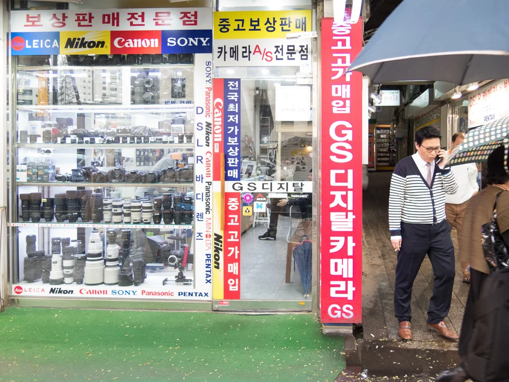 67114-inside-camera-stores-asia-stalman-3.jpg