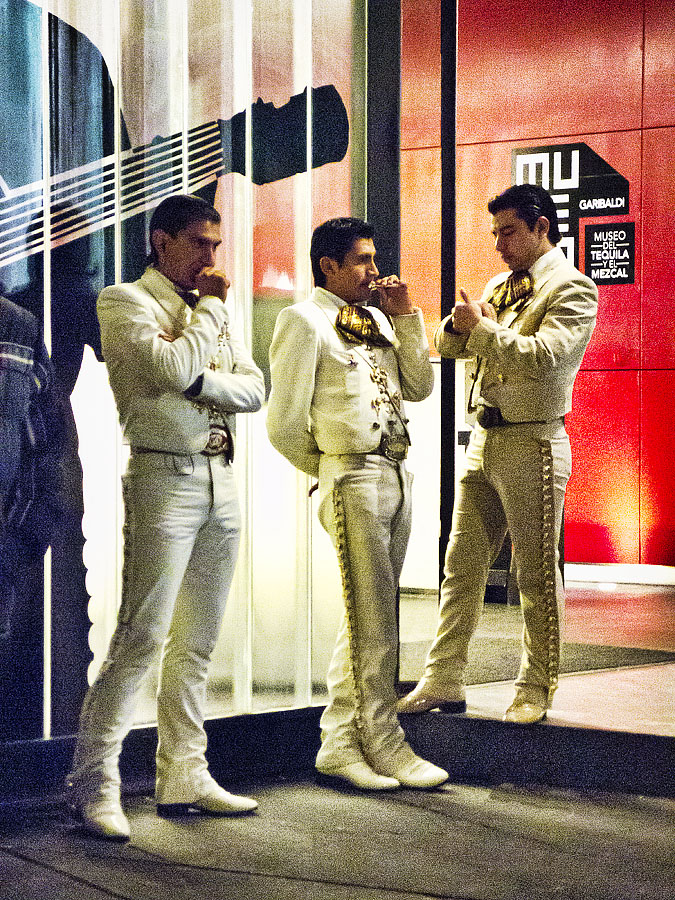 Tres Amigos