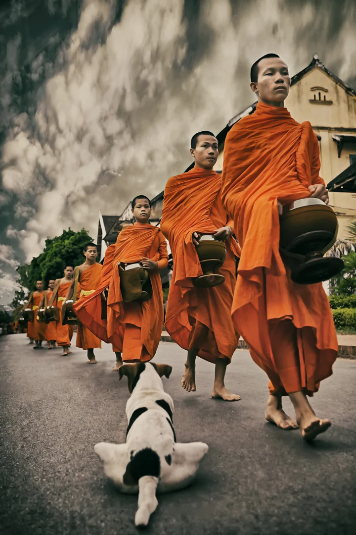 Laos-Offering_of_the-Alms.jpg