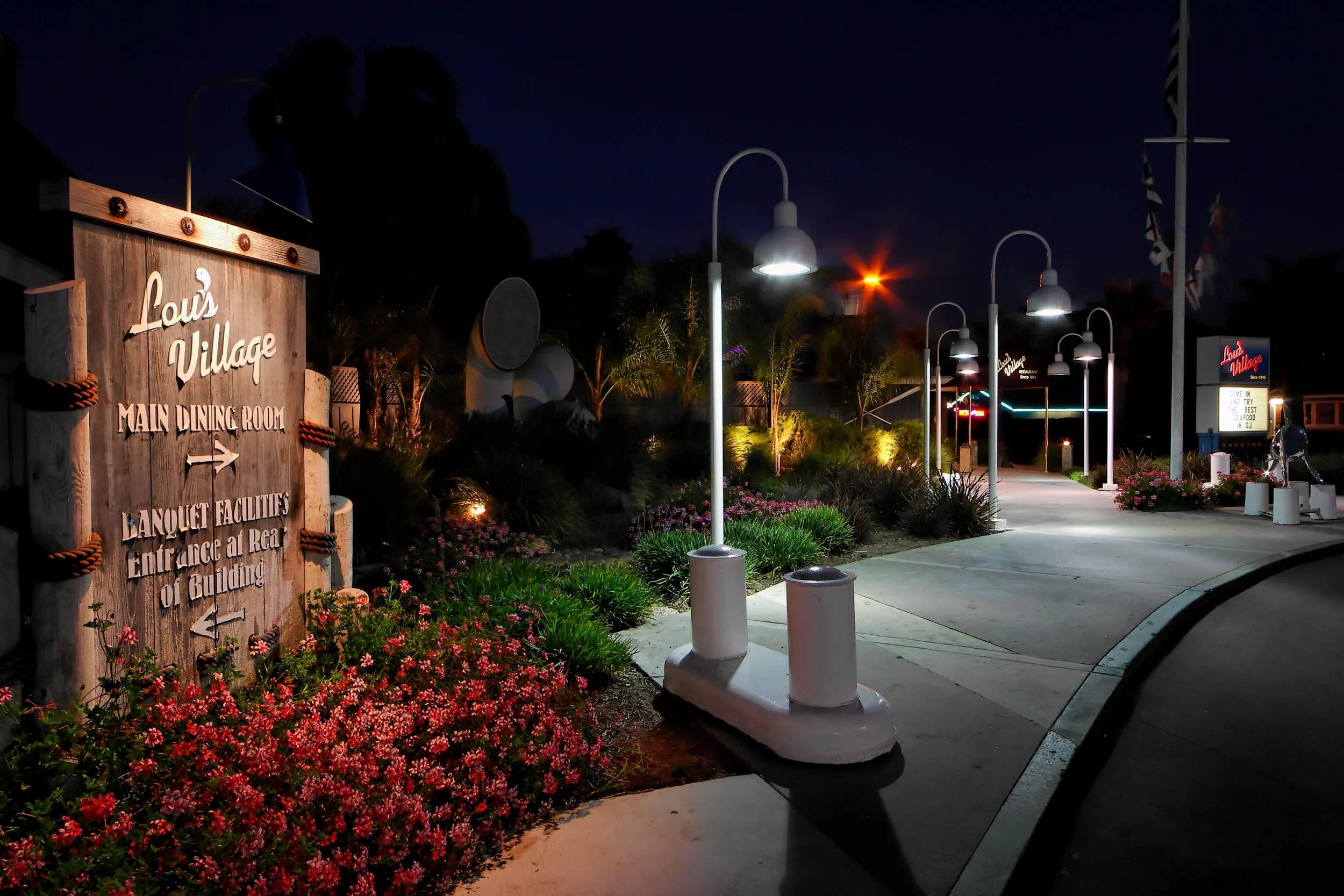 lou's village iu4z4435_dxo_raw.jpg