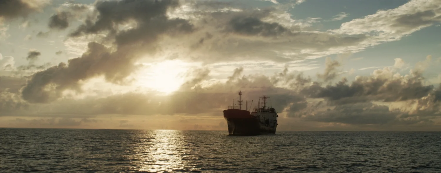 Ship_on_horizon.jpg