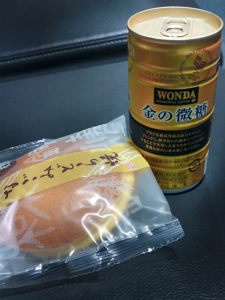 Iced coffee and a red bean pikelet