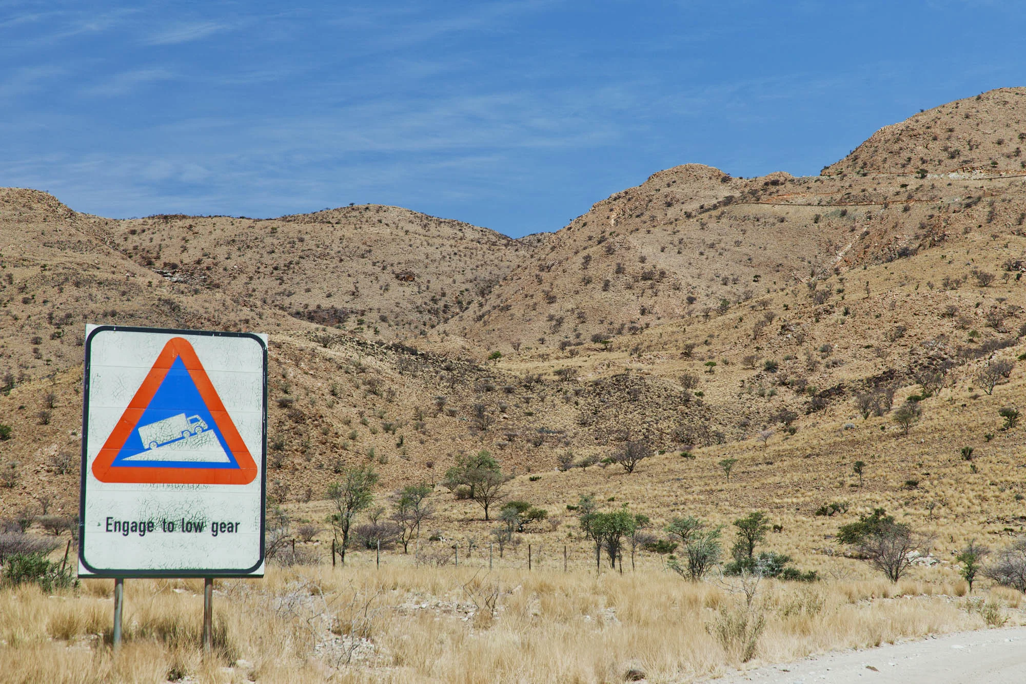 Gradient sign at the base of the pass