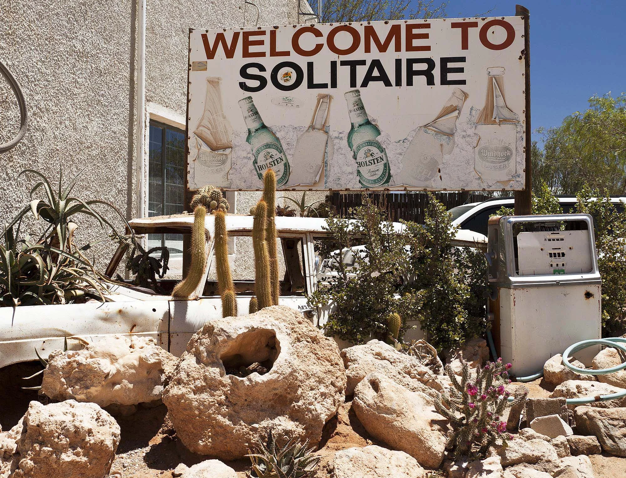 Solitare Sign