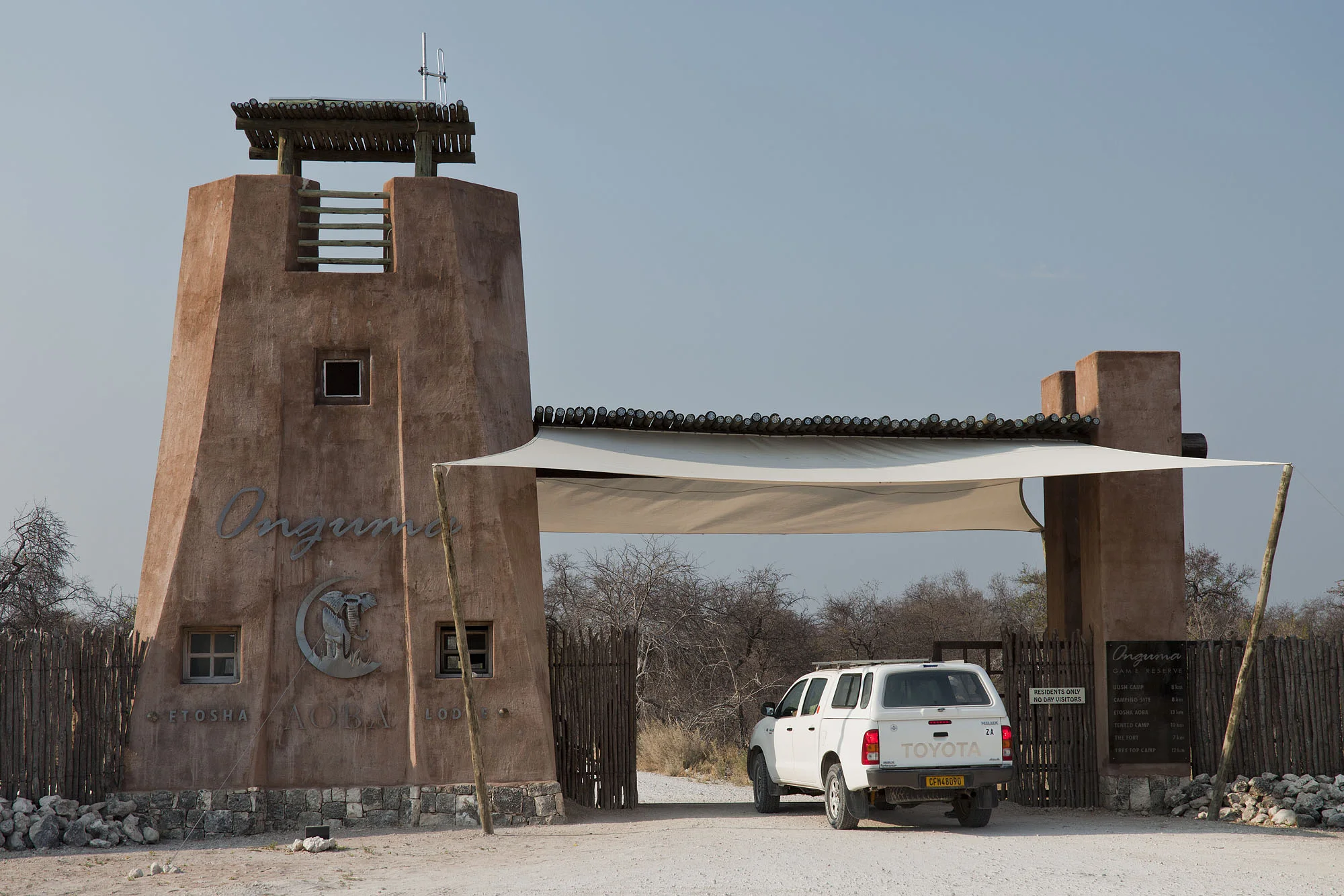 The imposing entrance gate to Onguma