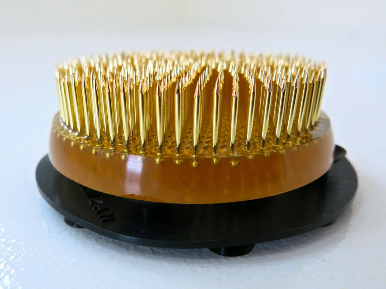 Works together with the double-side suction kenzan mat. (See below.)