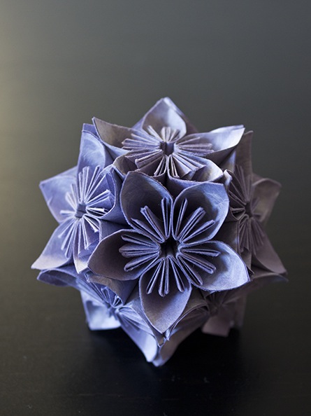 Kusudama-making images courtesy of Mirna Blažinčić Čonkaš .