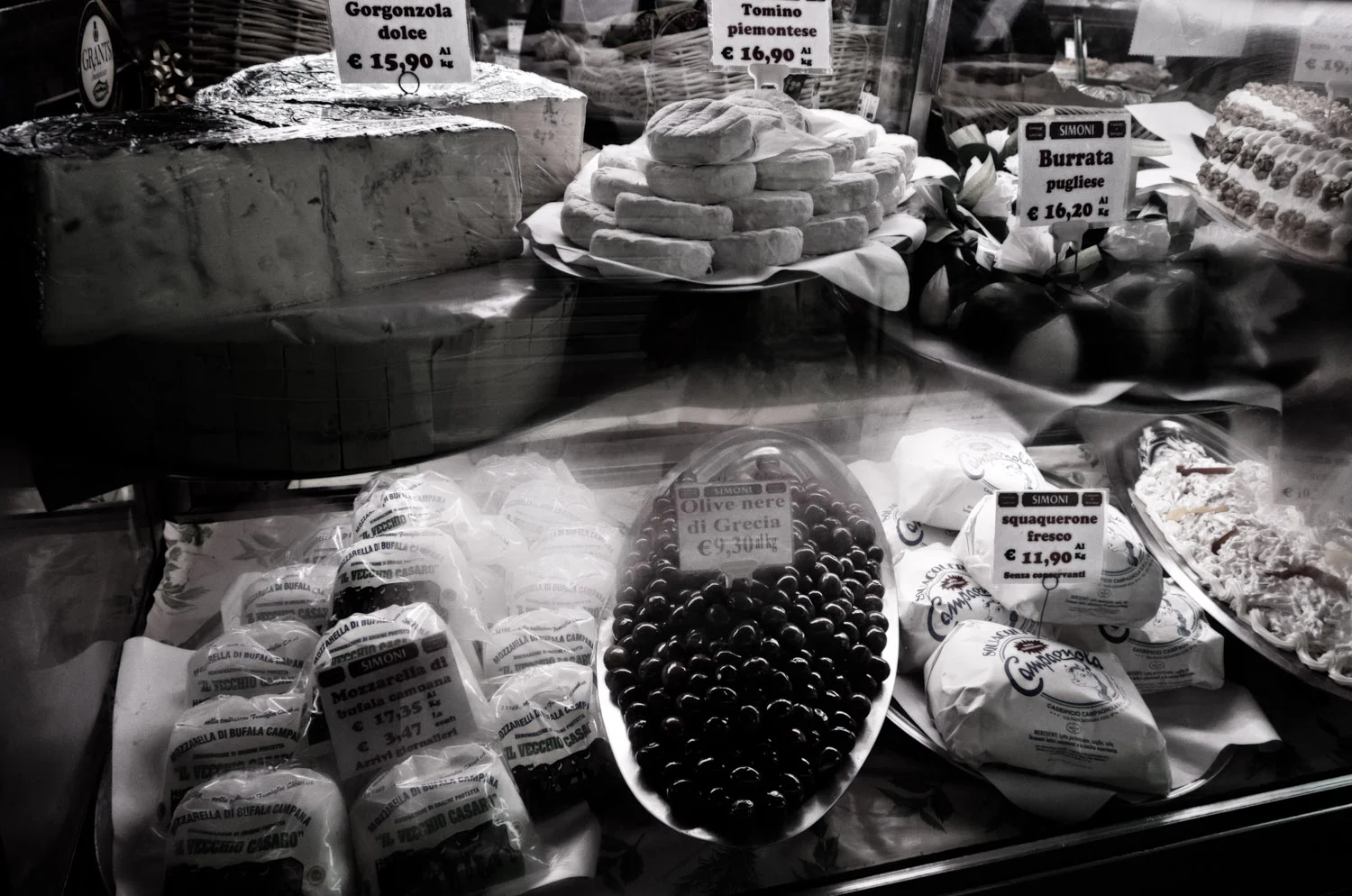 Bolognese Shop Window | Mark Lindsay