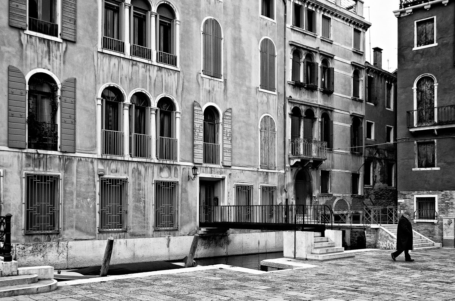 Bridge and Man, Venice