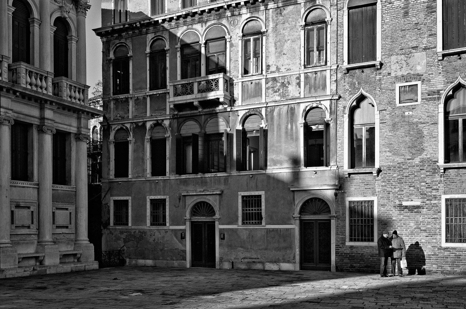 Two Men and a Shadow, Campo Santo Stefano