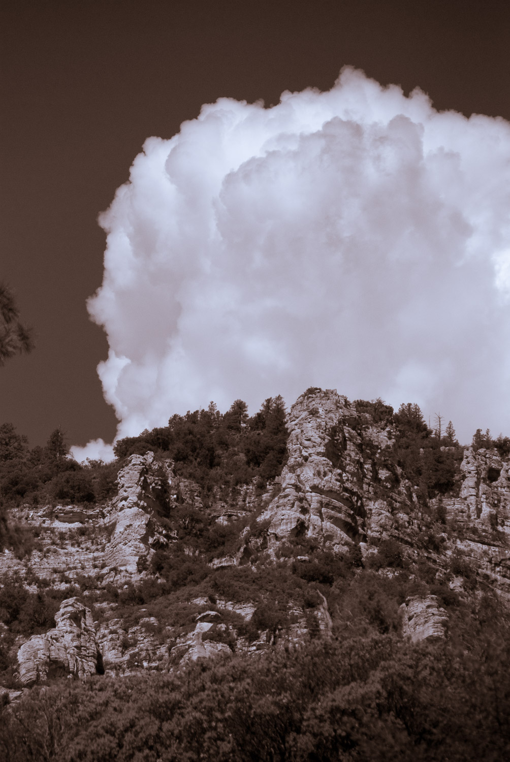 Cloud over Garland's | Mark Lindsay