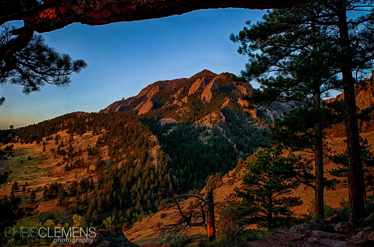 We were in Boulder recently for Parent's Weekend at the University of Colorado. This view of the flatirons is from the nature trail just behind NCAR - the National Center for Atmospheric Research.