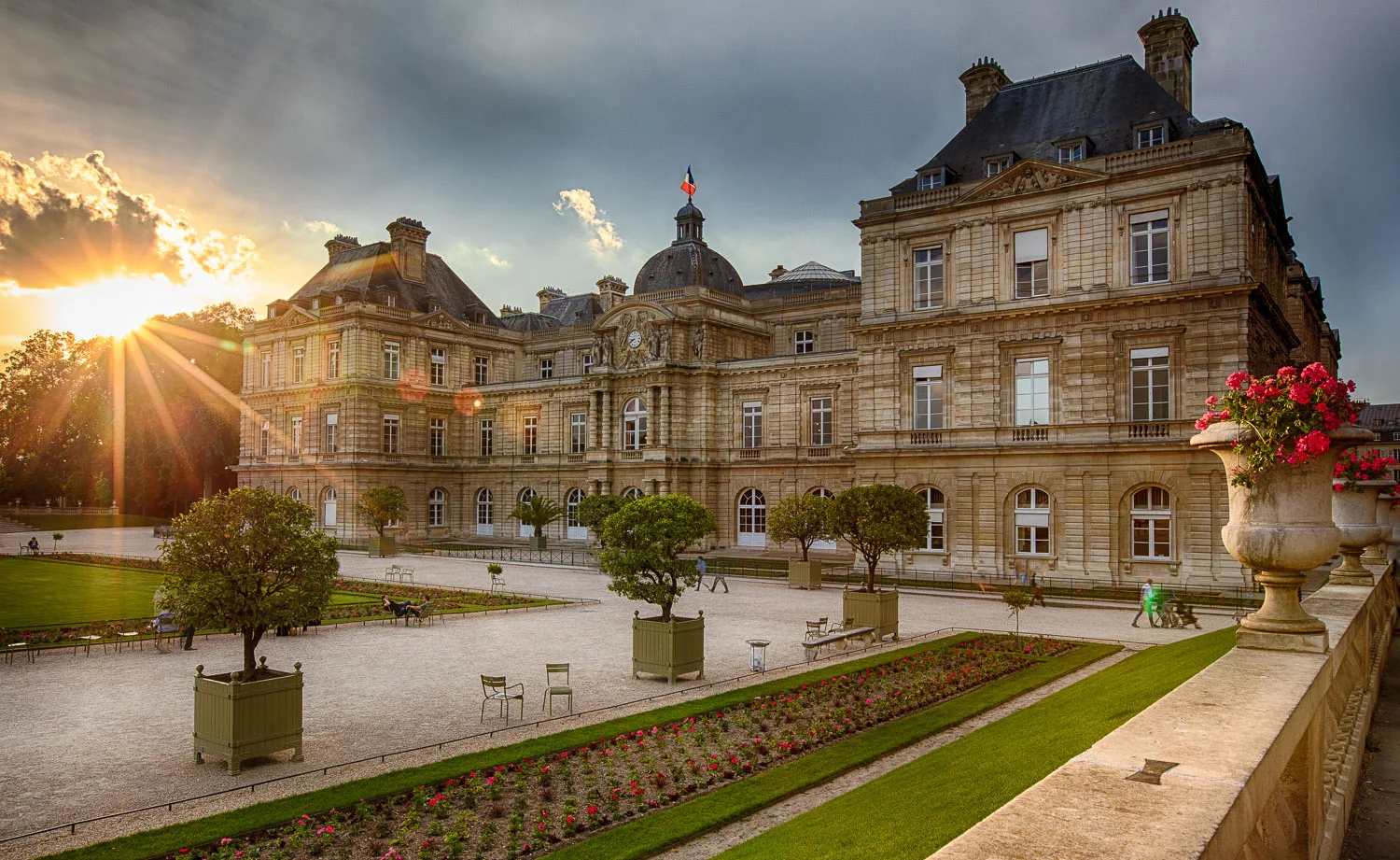  Luxembourg Palace. 