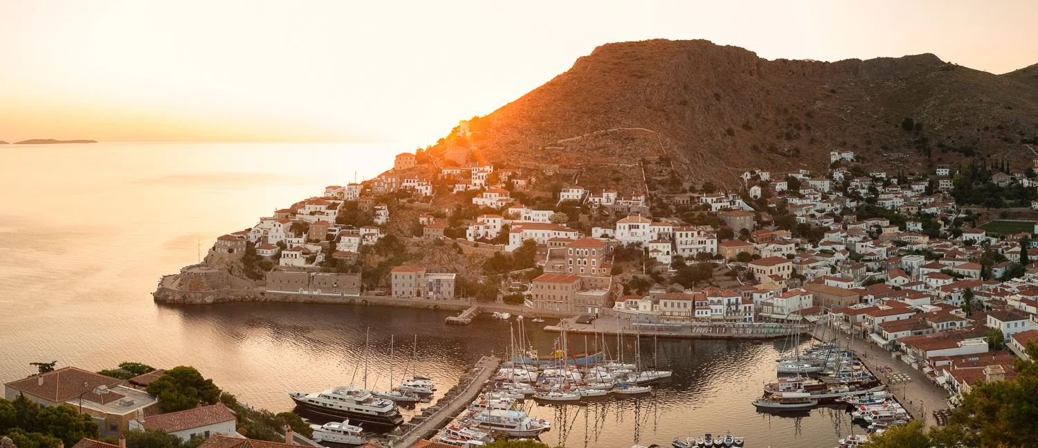  Hydra island. 