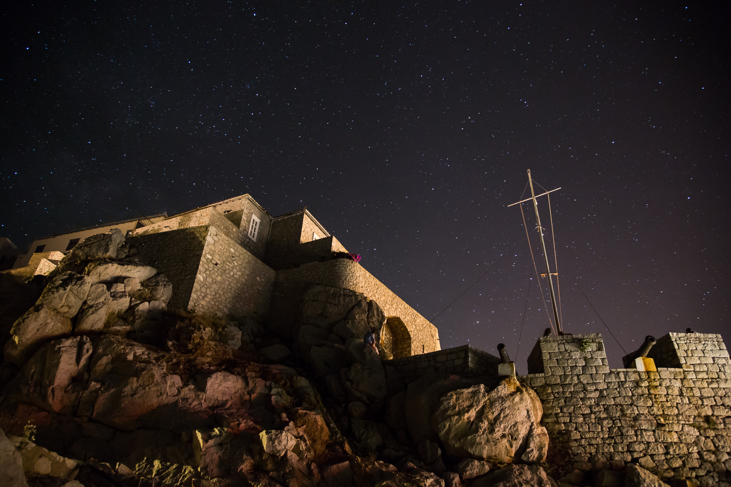  Hydra island. 
