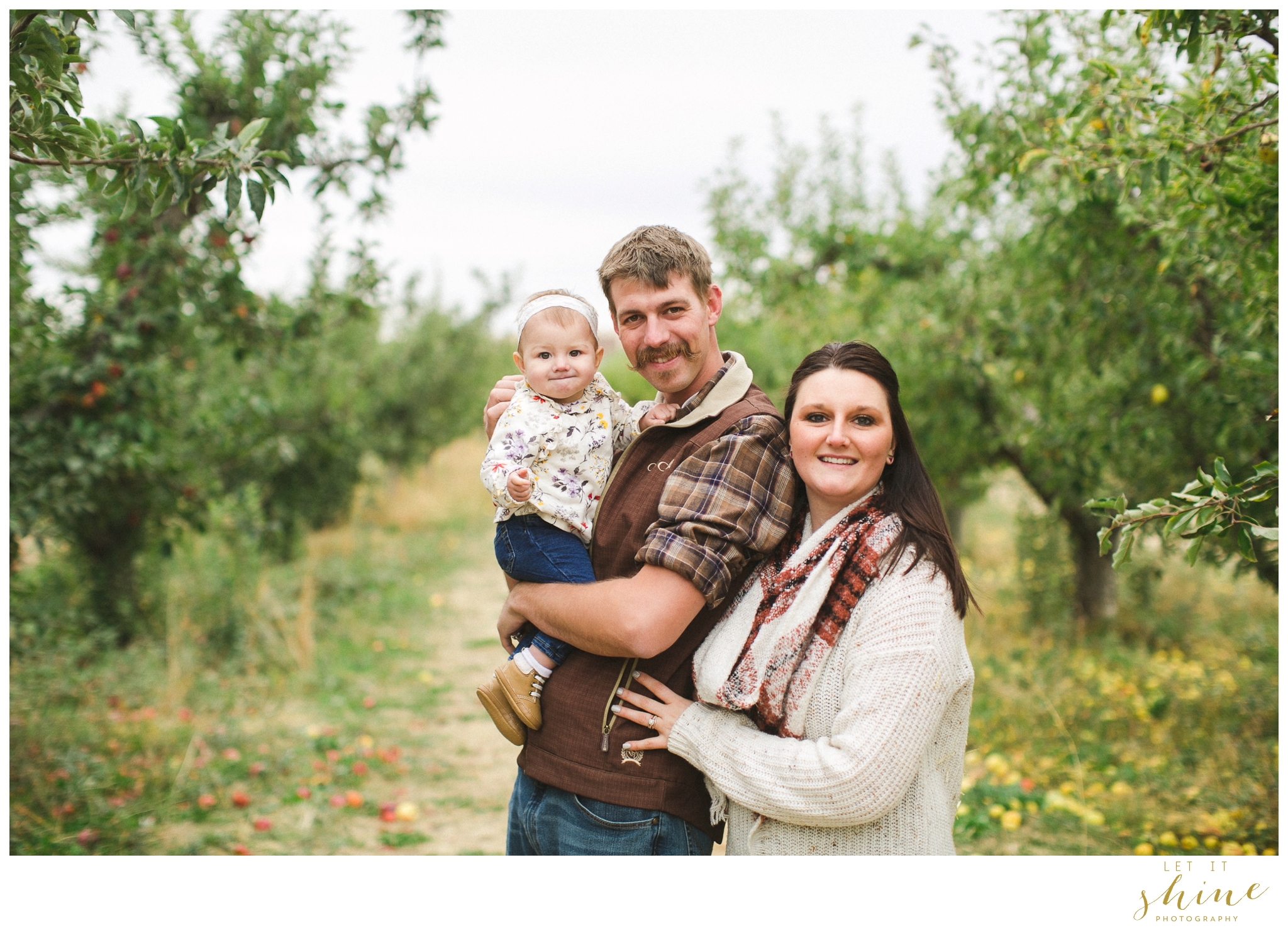 Fall Family Orchards Photos-8537.jpg