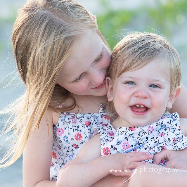 Sisters make the best friends. ❤️🤗
*
*
*
#follybeach #hugyoursister #sistersister