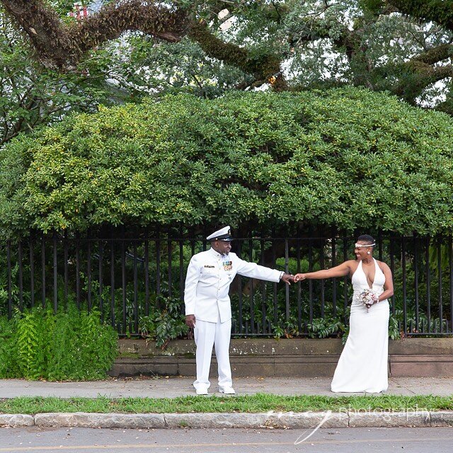 A vow renewal and some walk around candid goodness afterwards. 📷❤️
*
*
*
#vowrenewal #anniversarygoals #charlestonvowrenewal