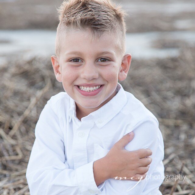 Hello Mr Handsome! I get such a kick out of this little dude. He knows how to throw a grin. 📷⭐️
*
*
*
#wilddunes #wilddunesphotographer #littledude