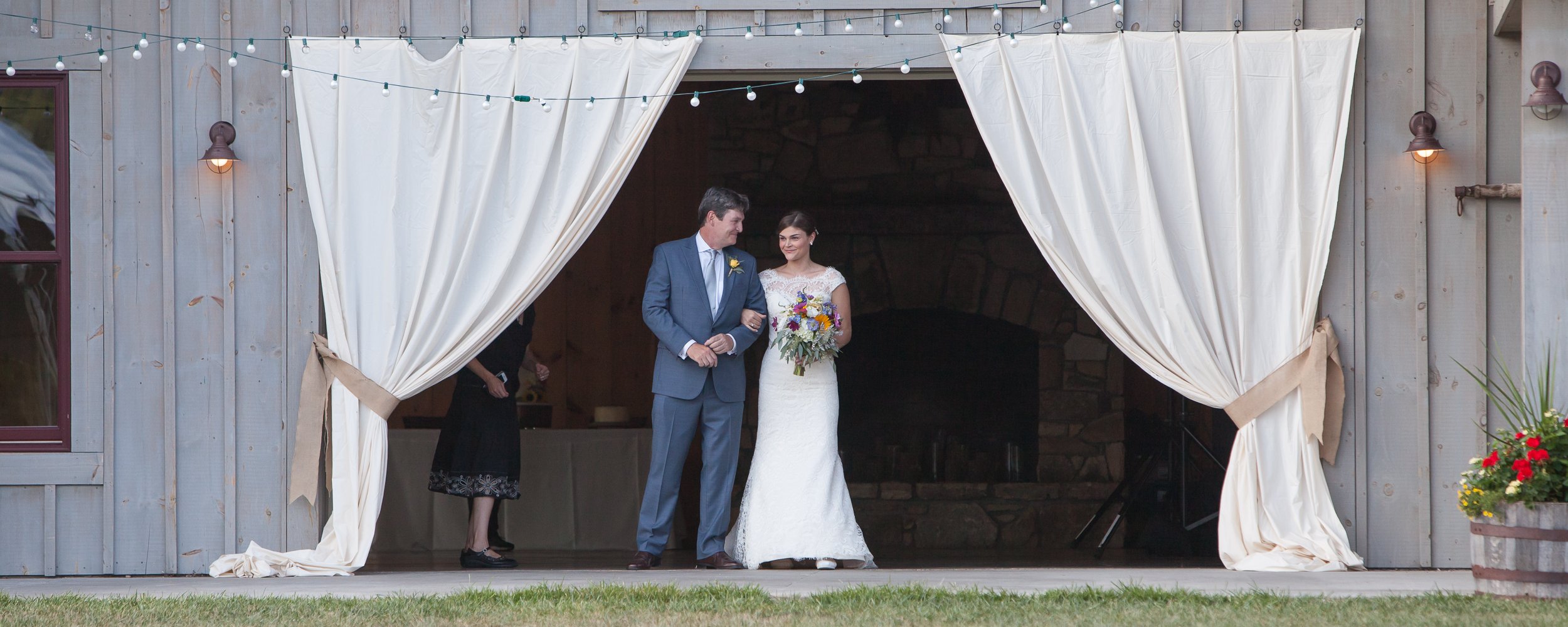 dad-bride-making-an-entrance.jpg