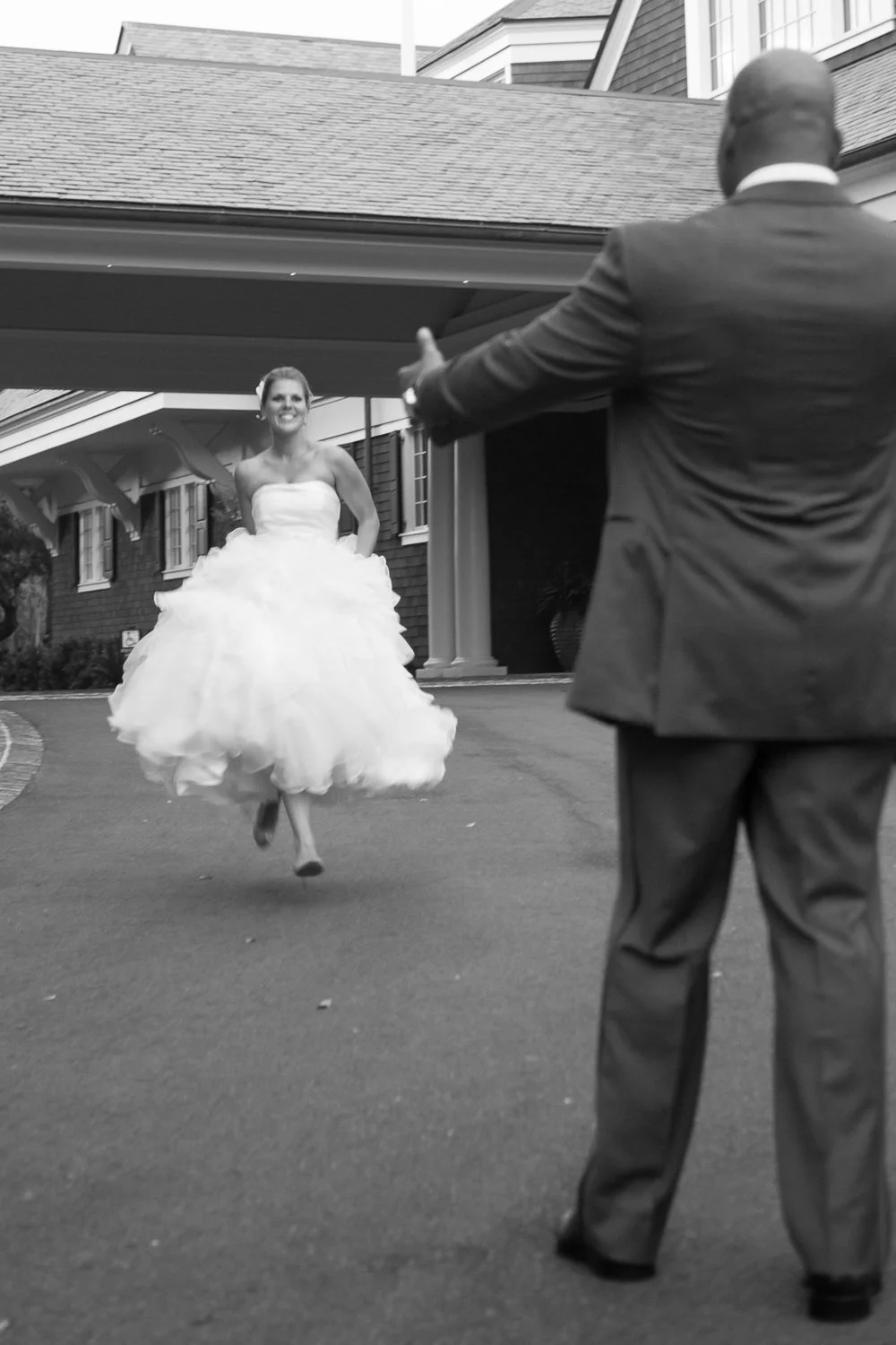 bride-running-to-groom.jpg