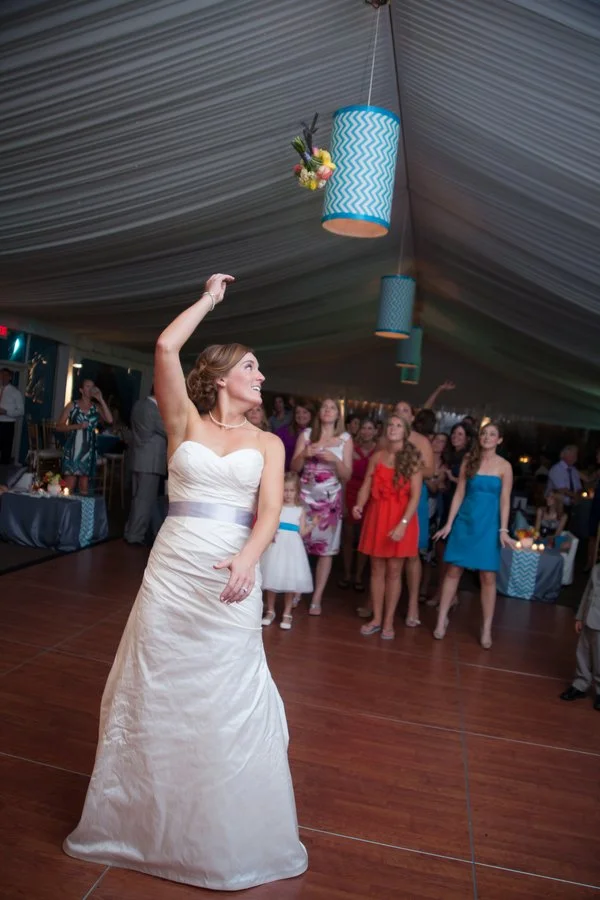bouquet-toss.jpg