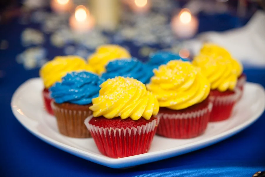 yellow-blue-cupcakesjpg