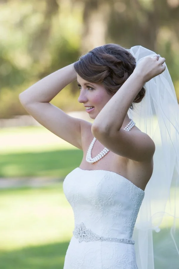 Southern-bride-with-veil.jpg