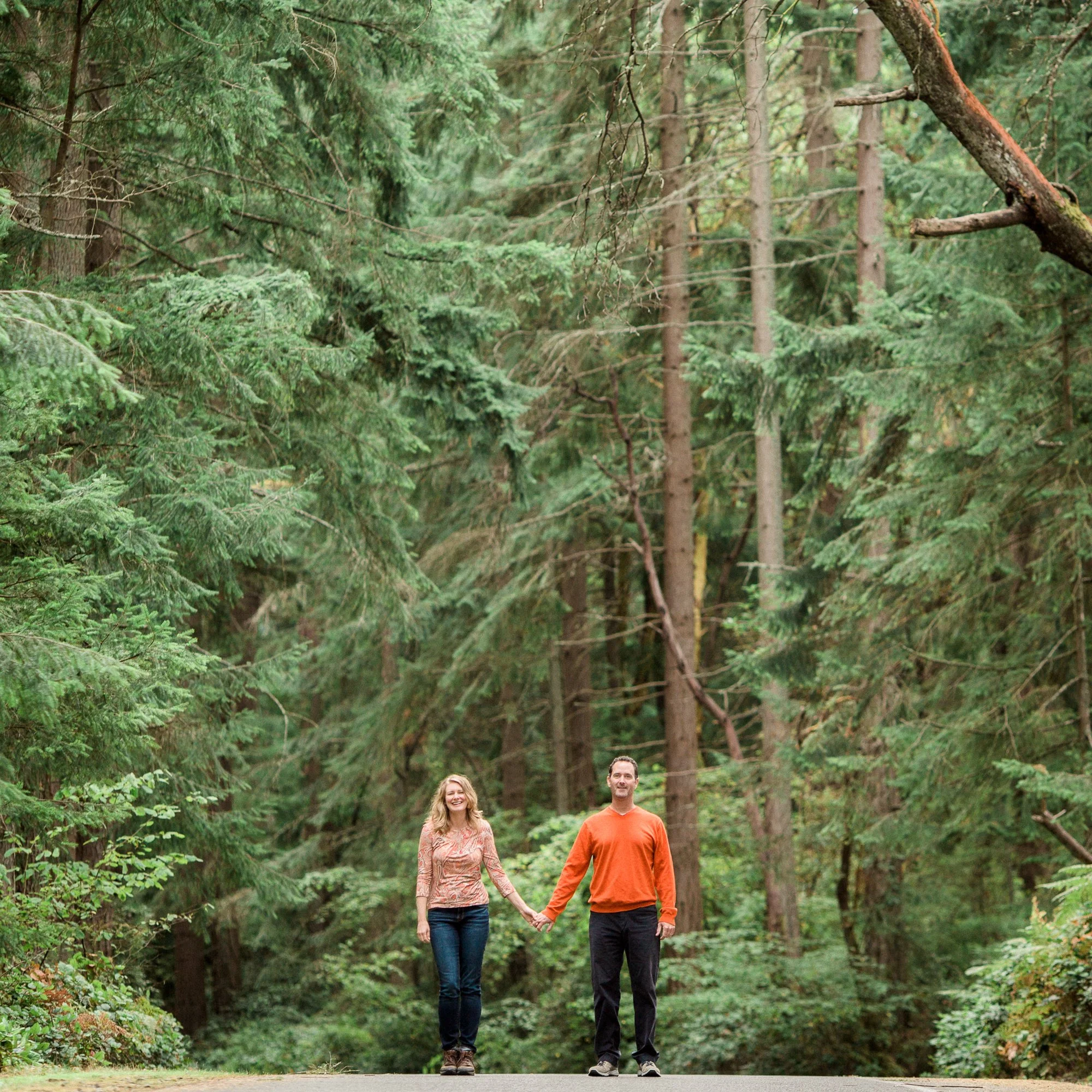 photographers that hold hands in nature