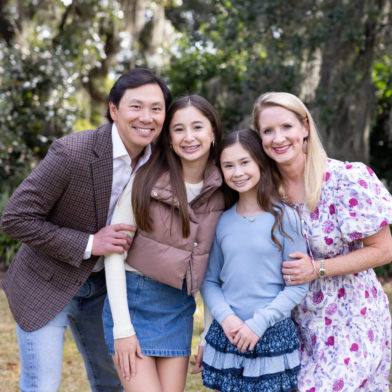 family portraits with 2 tween girls