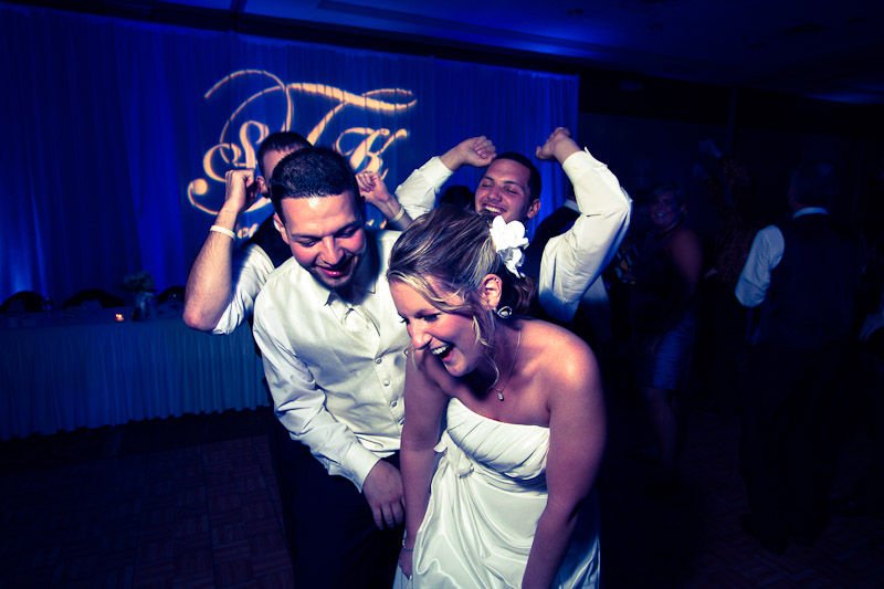 Cleveland Wedding Photographer
http://www.toomuchawesomeness.com