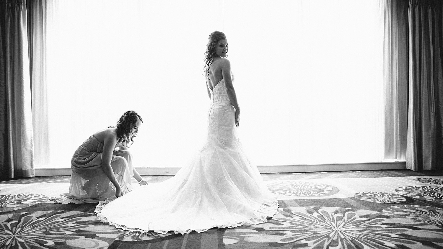 Cleveland Wedding Photographer Marriott Hotel Beach Rocky River - Nikki and Dave 12.jpg