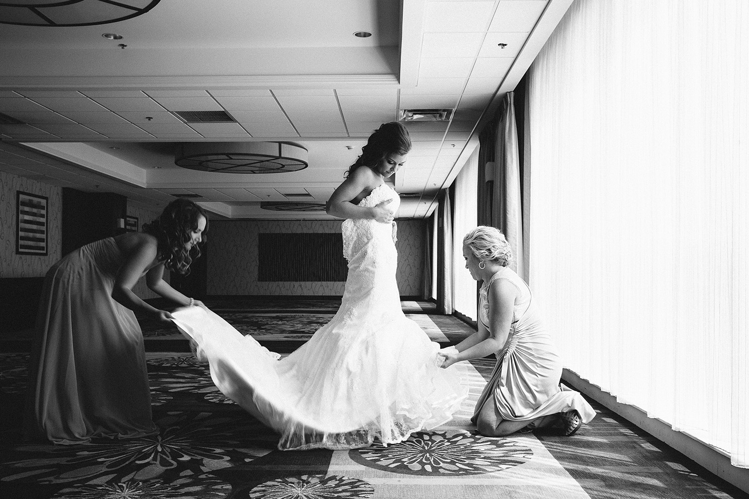 Cleveland Wedding Photographer Marriott Hotel Beach Rocky River - Nikki and Dave 11.jpg