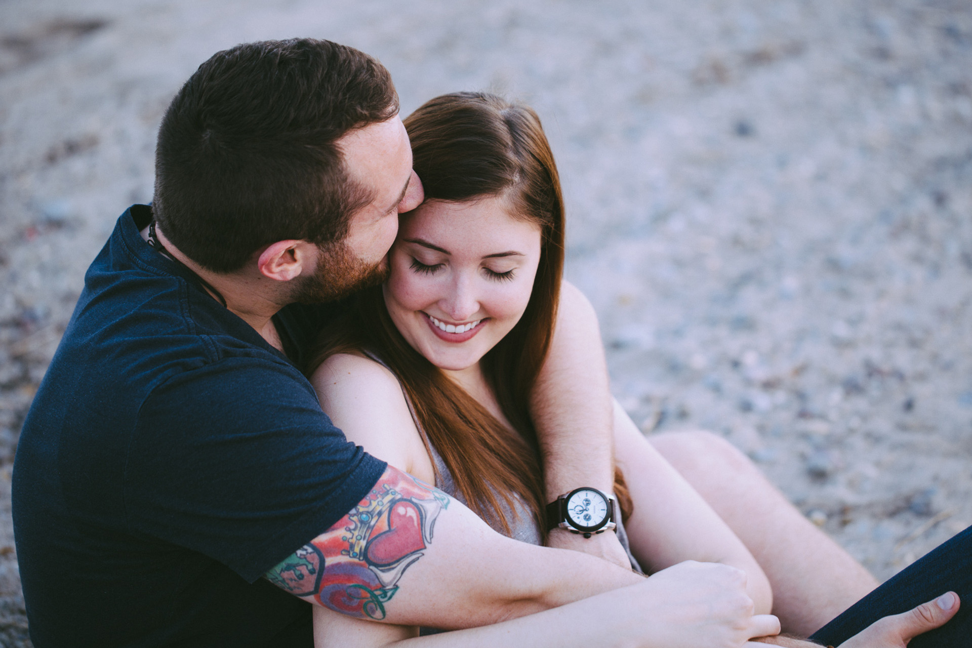 Mentor Headlands Beach Engagement Photographer 19-1.jpg