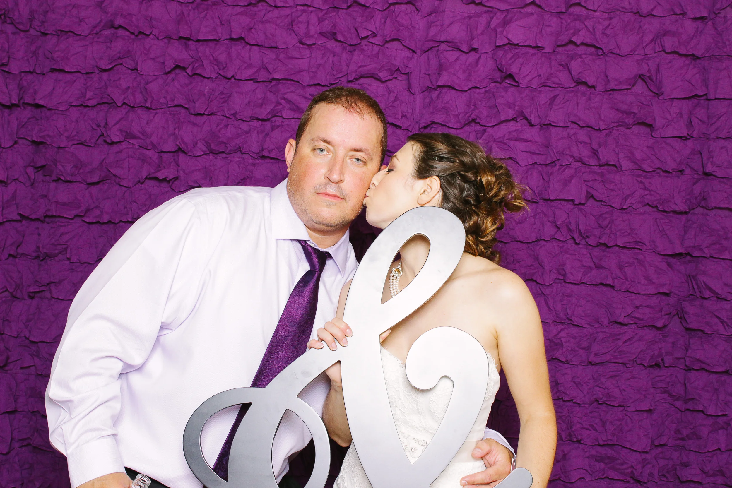 Rebecca + Sam // photobooth at the avon isle