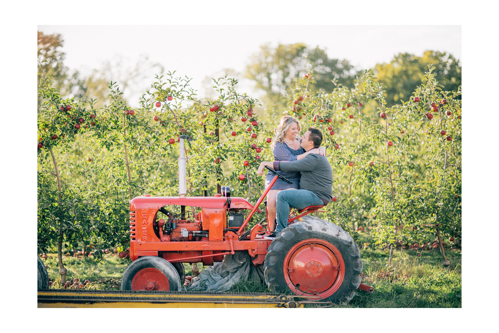 Fall Apple Orchard Engagement Photos in Ohio 04.jpg