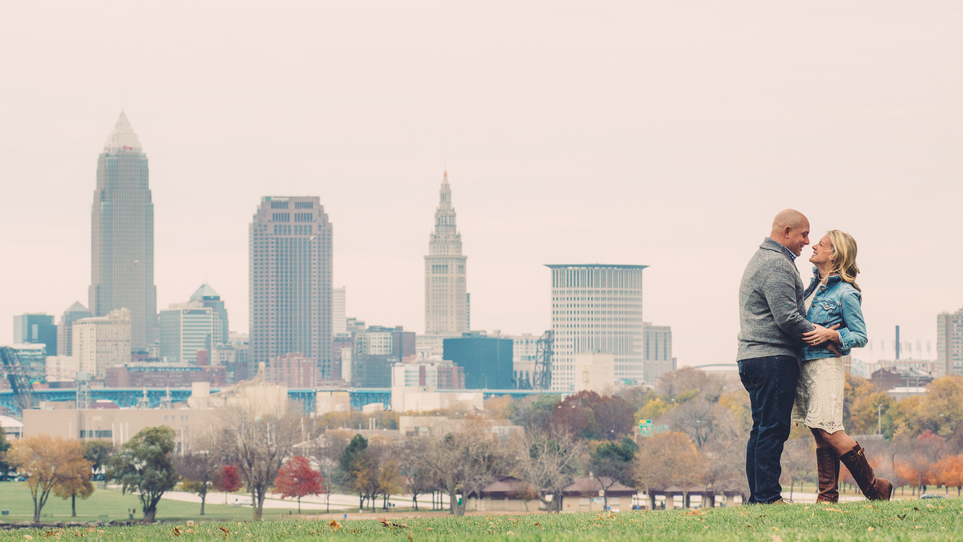 Downtown Cleveland Engagement Photos 01.jpg