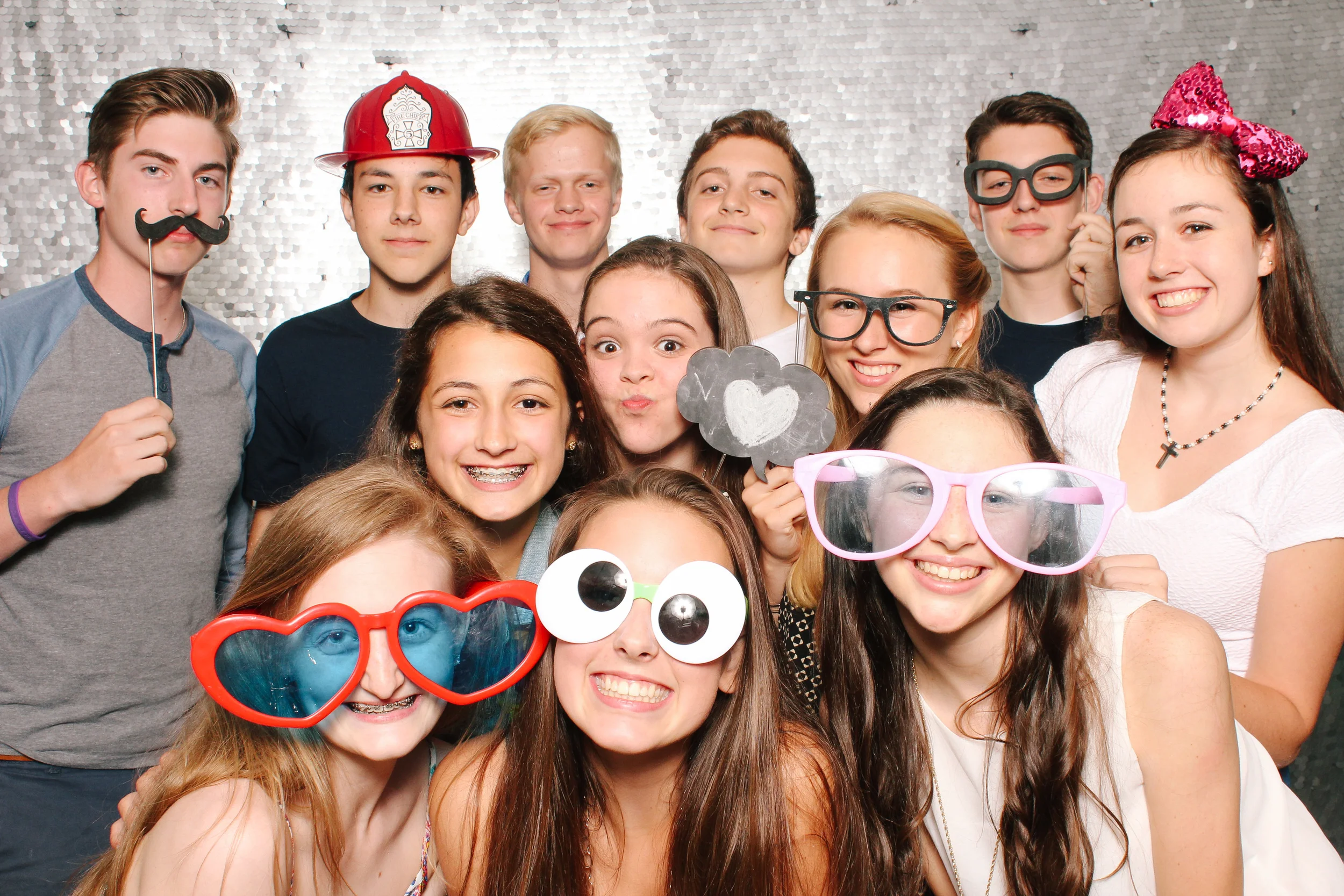 Rocky River High School // photobooth at beginning of summer party