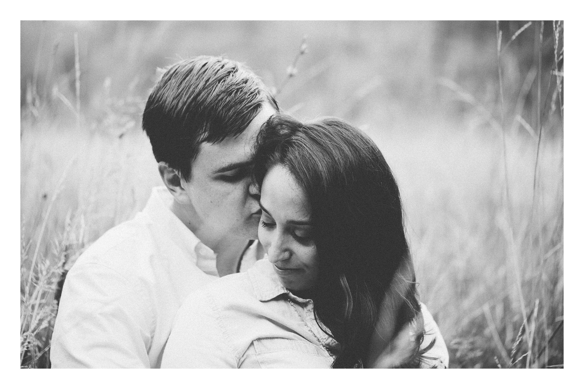 Cleveland Beach Engagement Photos-30.jpg