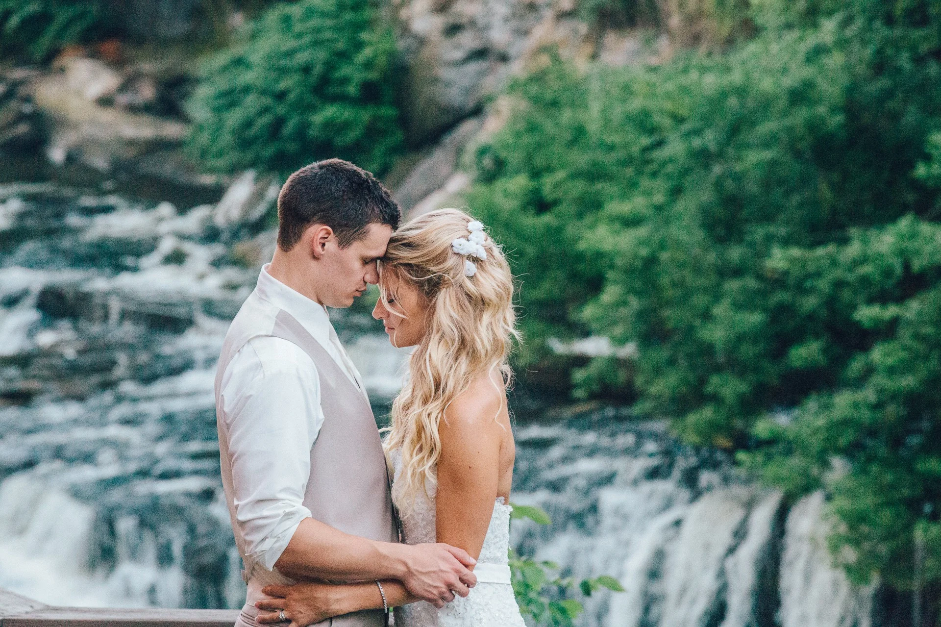 Jenny + Tim // wedding at the sheraton suites in cuyahoga falls